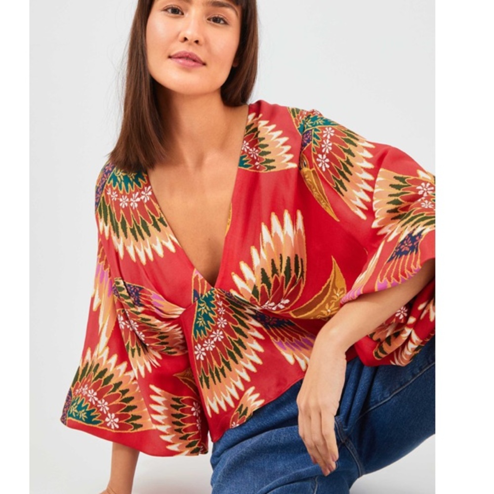 Farm Rio Women’s Red Wonderful Toucans Blouse - size medium; red/multi